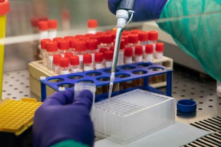 Κορονοϊός εμβόλιο φάρμακο: Πρώτη κλινική δοκιμή στις ΗΠΑ