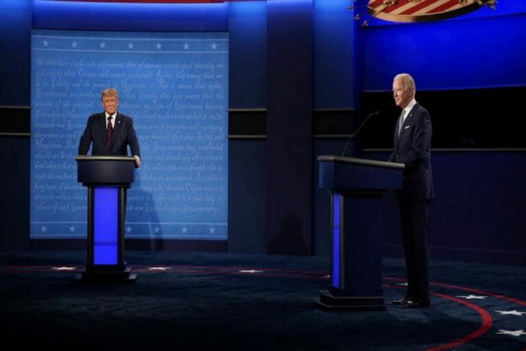 Debate Τραμπ Μπάιντεν: Σκληρή αναμέτρηση με ένταση και προσβολές
