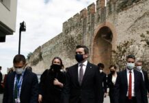 Προκλητικός ο Τούρκος υφυπουργός Εξωτερικών: Απαράδεκτη η πίεση της Ελλάδας στην τουρκική μειονότητα