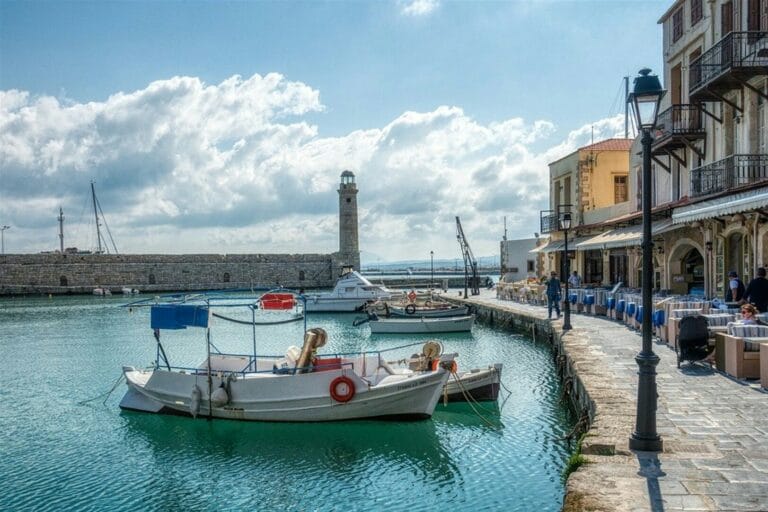 Μίνι lockdown και στο Ρέθυμνο- Παράταση των μέτρων σε Ηράκλειο και Χανιά