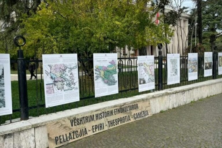 Ελλάδα Αλβανία: Διάβημα στα Τίρανα με αιχμή έκθεση φωτογραφιών και χαρτών για τους τσάμηδες