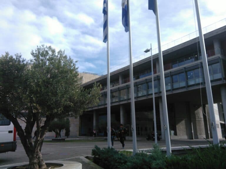 Έρχονται προσλήψεις συμβασιούχων στους δήμους 