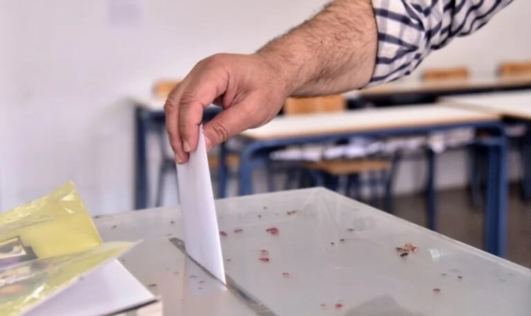 Δημοσκόπηση: Στις 11,7 μονάδες το προβάδισμα ΝΔ