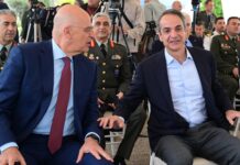 Μητσοτάκης – Δένδιας μαζί στη στρατιωτική παρέλαση, μαζί και στο ΥΠΕΘΑ