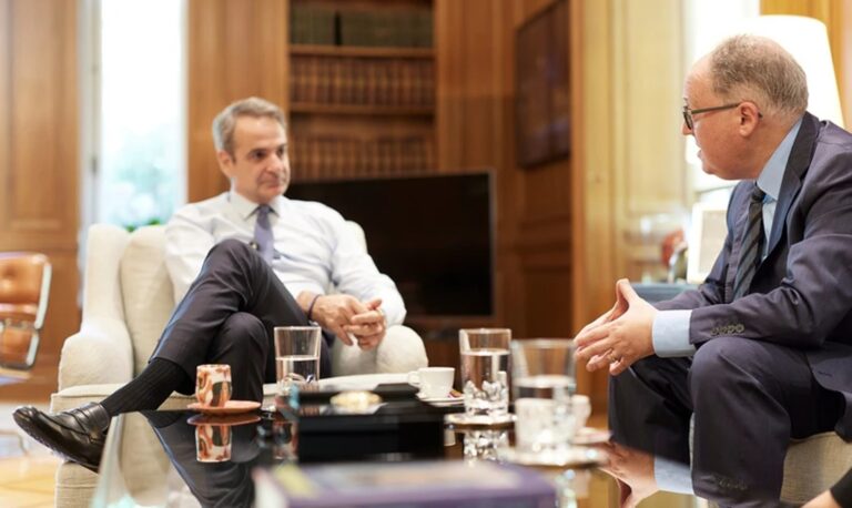 Μητσοτάκης στους Financial Times: Η Ευρώπη δεν μπορεί να δεχθεί εκβιασμό στα Στενά του Ορμούζ
