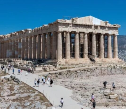 Πλήρες μετά από 220 χρόνια το δυτικό αέτωμα του Παρθενώνα