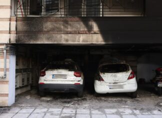 Θεσσαλονίκη: Επιθέσεις με γκαζάκια σε σπίτια τριών στελεχών της ΝΔ – Πέντε τραυματίες, διασωληνωμένη η μητέρα της Αφροδίτης Νέστορα
