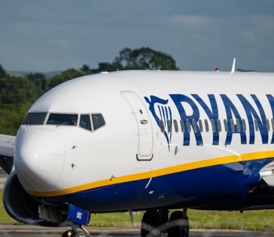 Θεσσαλονίκη: Η ανακοίνωση της Ryanair για το ατύχημα με το σπασμένο παράθυρο και τον τραυματισμό επιβάτη