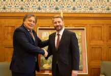 Επίσημα στο ΠΑΣΟΚ ο Αλέξανδρος Αυλωνίτης – Το «καλωσόρισμα» από Ανδρουλάκη