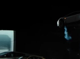 Η Tesla φέρνει τα ιπτάμενα αυτοκίνητα: Παρουσιάστηκε το νέο ηλεκτρικό Roadster που πετάει, κινείται ανάποδα και σπάει τα κοντέρ